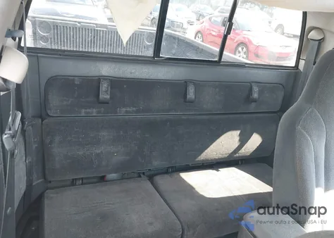 2002 Dodge Dakota Sport from USA, damaged, VIN 1B7GL32XX2S588899